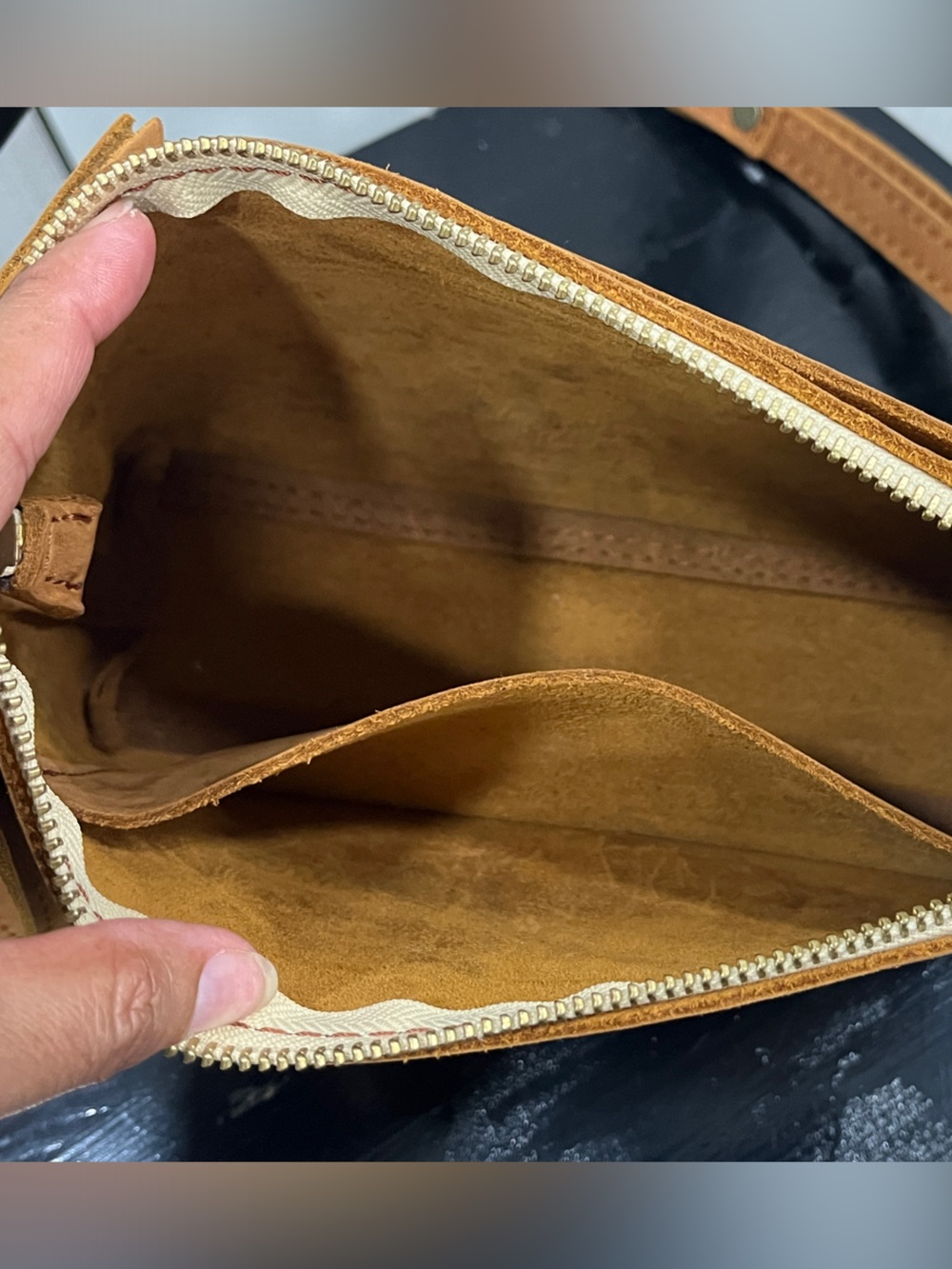 Portland Leather Poppy Women’s Leather Crossbody- Honey - Picture 7 of 15